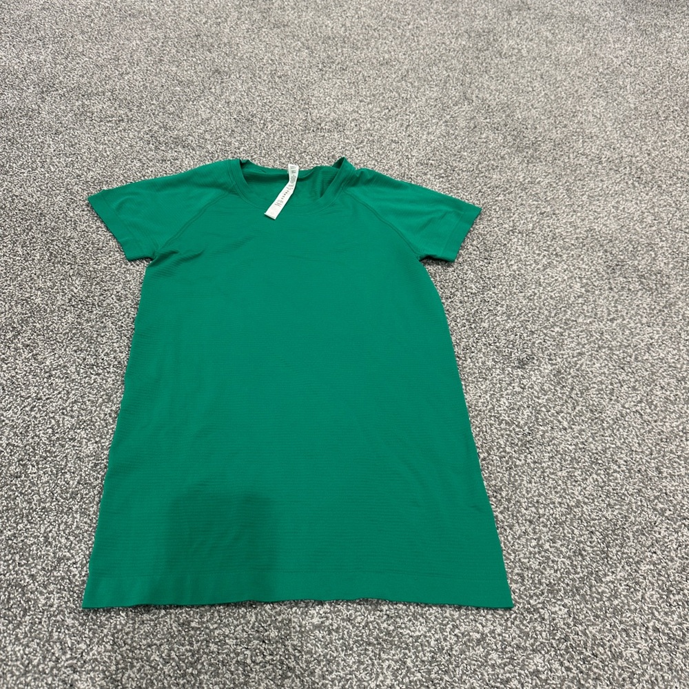 lululemon athletica Green Short Sleeve Tee